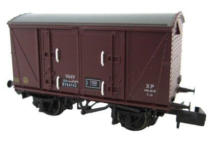 Set of 3 BR 12T Vanwide Ventilated Vans, BR Freight Brown VMV XP