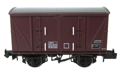 Set of 3 BR 12T Vanwide Ventilated Vans, BR Freight Brown VEV