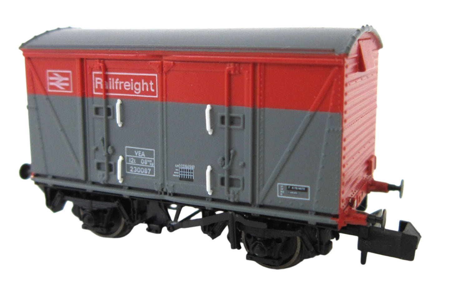 Set of 3 BR 12T VEA Ventilated Vans, BR Railfreight Red/Grey