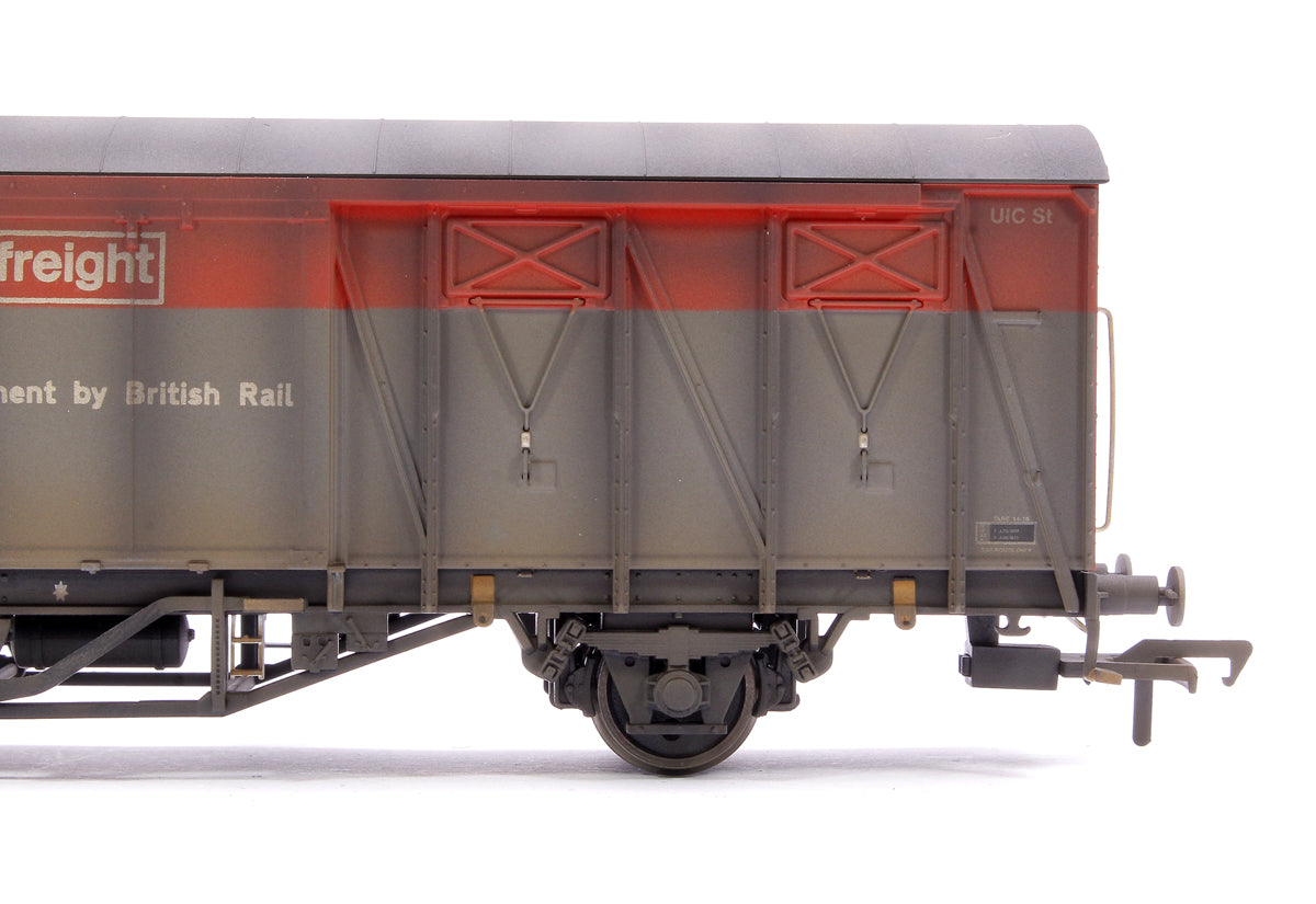 Custom Weathered 20T VIX Ferry Van , BR Railfreight Red/Grey B786974