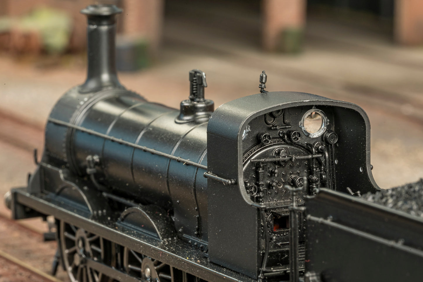 825505 SER O Class 0-6-0 No.381 SECR Wainwright Green Steam Locomotive - DCC Sound