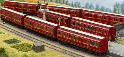 978151 ‘Evolution’ 48’ North Eastern Railway Crimson Lake Third No.540