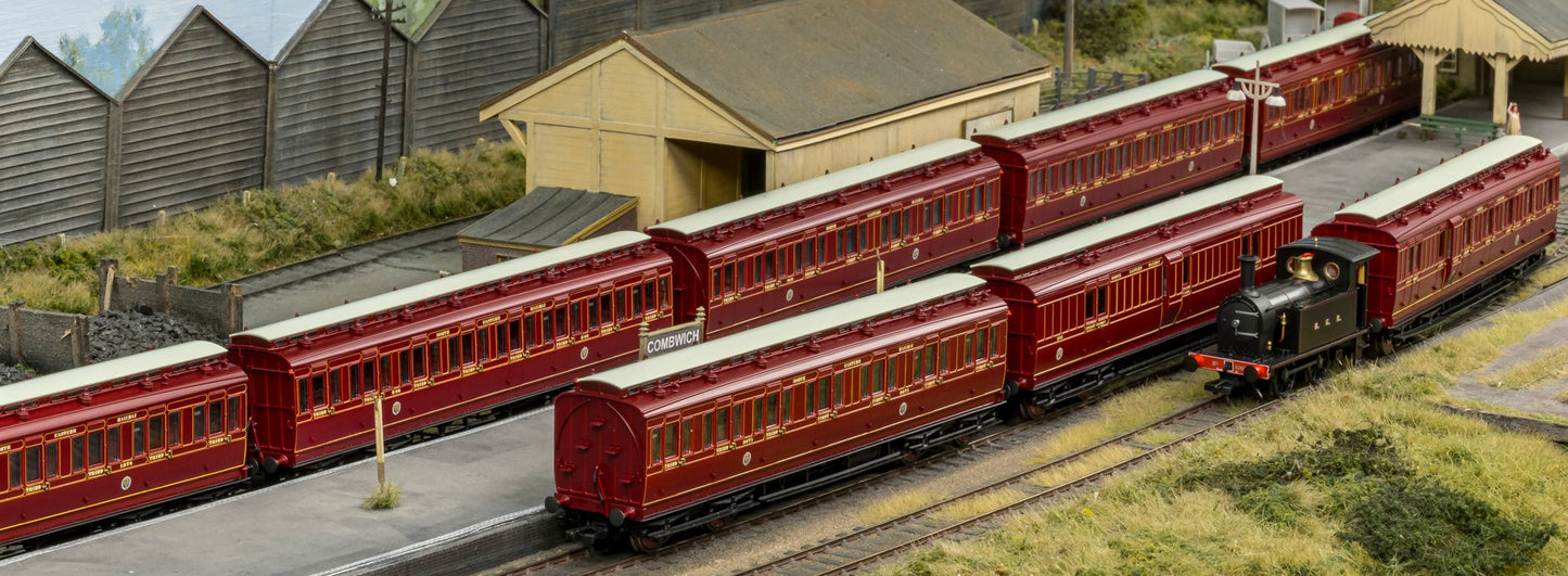 978154 ‘Evolution’ 48’ North Eastern Railway Crimson Lake Full brake No.291