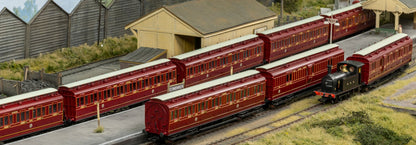 978152 ‘Evolution’ 48’ North Eastern Railway Crimson Lake Composite No.3071