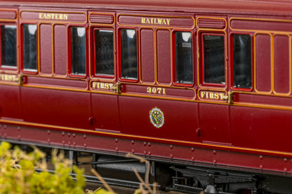 978153 ‘Evolution’ 48’ North Eastern Railway Crimson Lake First No.604