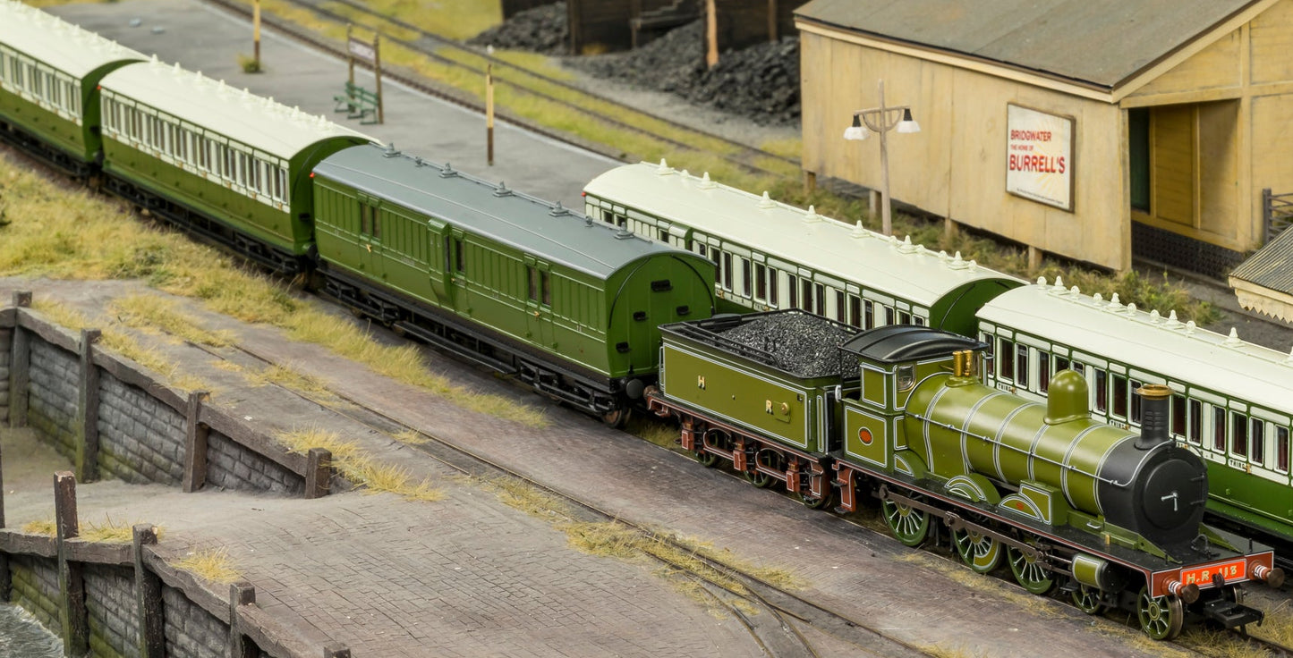 978116 ‘Evolution’ 48’ Highland Railway Green and White Composite No.11