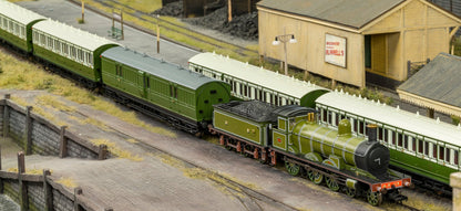 978114 ‘Evolution’ 48’ Highland Railway Green and White Brake third No.9