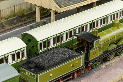 978114 ‘Evolution’ 48’ Highland Railway Green and White Brake third No.9