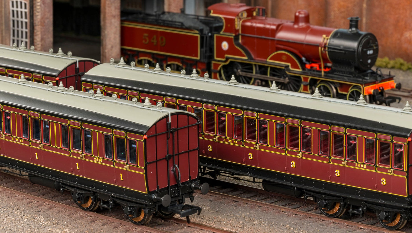 978156 ‘Evolution’ 48’ LMS Period 1 Brake third No.1465