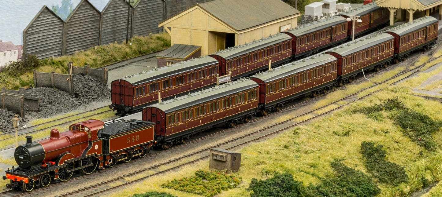 978156 ‘Evolution’ 48’ LMS Period 1 Brake third No.1465