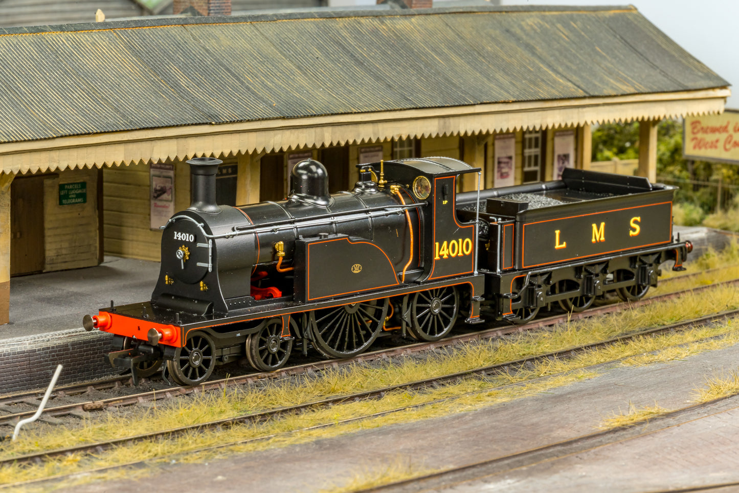 Caledonian Railway Single 4-2-2 LMS Lined Black No.14010 Steam Locomotive - DCC Sound