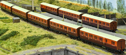 978139 ‘Evolution’ 48’ Lancashire and Yorkshire Railway Brown & Umber Third No.2054
