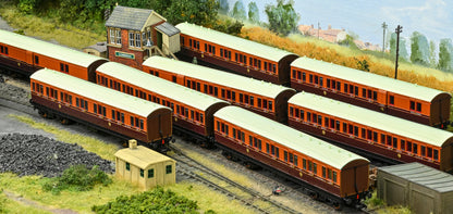 978139 ‘Evolution’ 48’ Lancashire and Yorkshire Railway Brown & Umber Third No.2054