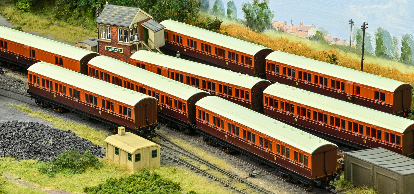 978142 ‘Evolution’ 48’ Lancashire and Yorkshire Railway Brown & Umber Full brake No.12
