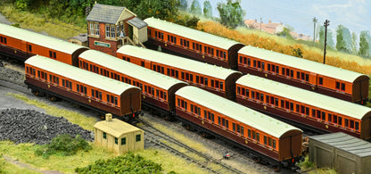 978142 ‘Evolution’ 48’ Lancashire and Yorkshire Railway Brown & Umber Full brake No.12
