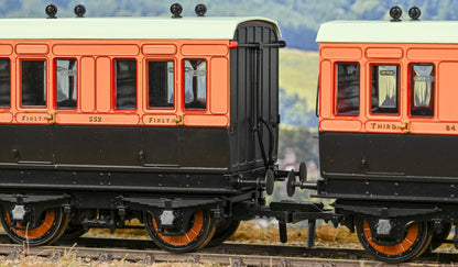 978106 ‘Evolution’ 48’ London and South Western Railway Salmon and Brown Full brake No.268