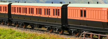 978105 ‘Evolution’ 48’ London and South Western Railway Salmon and Brown First No. 33