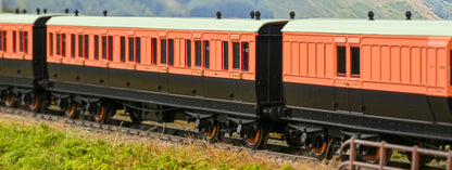 978102 ‘Evolution’ 48’ London and South Western Railway Salmon and Brown Brake third No.1178