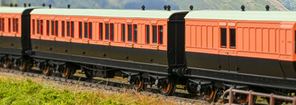 978104 ‘Evolution’ 48’ London and South Western Railway Salmon and Brown Composite No.84