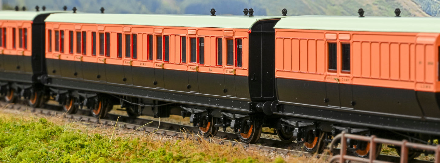 978103 ‘Evolution’ 48’ London and South Western Railway Salmon and Brown Third No.1309
