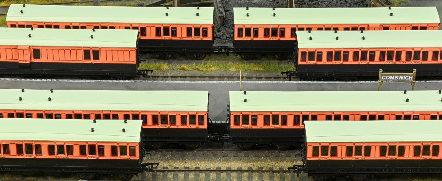 978106 ‘Evolution’ 48’ London and South Western Railway Salmon and Brown Full brake No.268