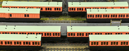 978105 ‘Evolution’ 48’ London and South Western Railway Salmon and Brown First No. 33