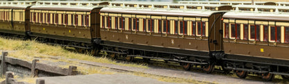 978131 ‘Evolution’ 48’ Great Western Railway Chocolate and Cream (Early Monogram) No.223, 1165 & 65 Triple Pack