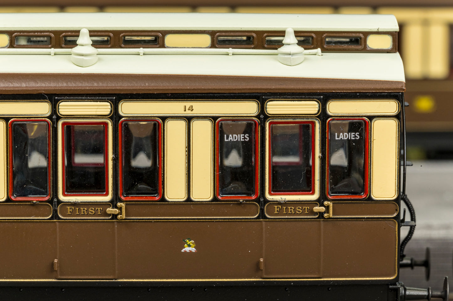 978135 ‘Evolution’ 48’ Great Western Railway Chocolate and Cream (Early Monogram) First No.14
