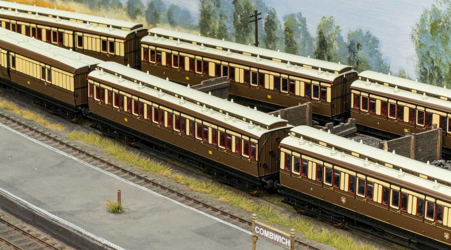 978131 ‘Evolution’ 48’ Great Western Railway Chocolate and Cream (Early Monogram) No.223, 1165 & 65 Triple Pack