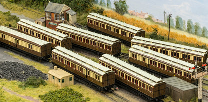 978135 ‘Evolution’ 48’ Great Western Railway Chocolate and Cream (Early Monogram) First No.14
