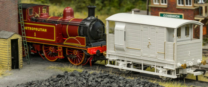 820009 LSWR/WD 20T Brake Van - No. 55114 SR Brown (pre-36)