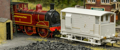 820015 LSWR/WD 20T Brake Van - No. 524959 SR Brown (post-36)