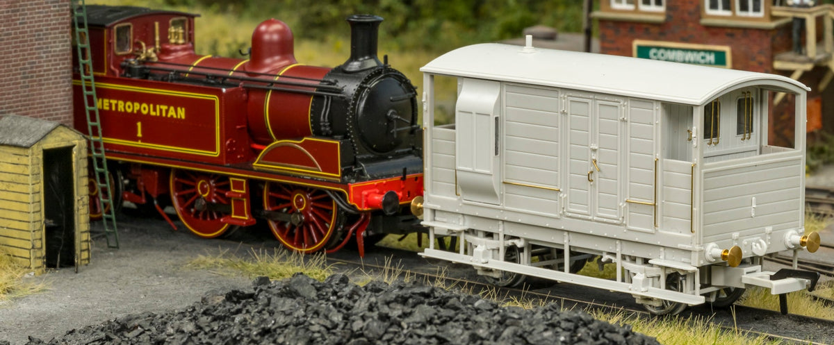 820003 LSWR/WD 20T Brake Van - No. 71801 WD Black