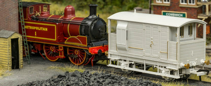 820013 LSWR/WD 20T Brake Van - No. 68958 GWR Grey