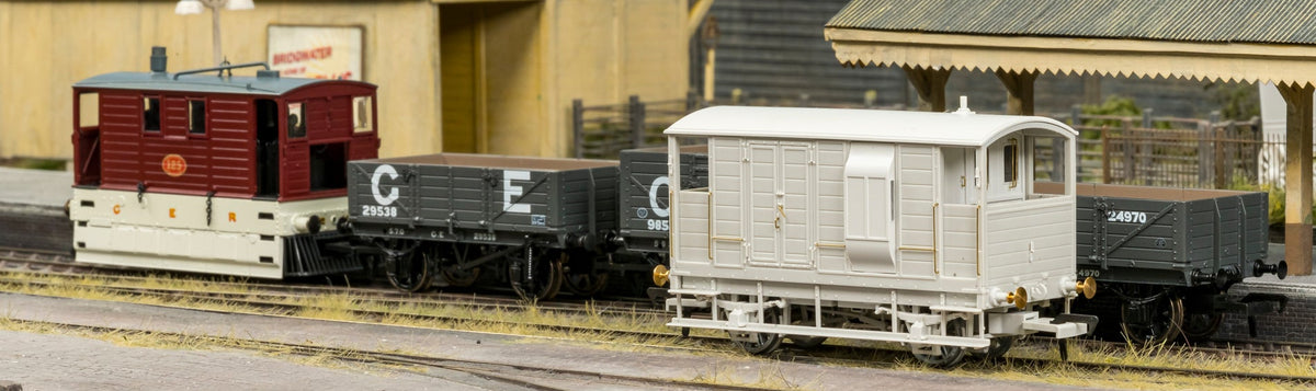 820021 LSWR/WD 20T Brake Van - No. S55112 BR Grey