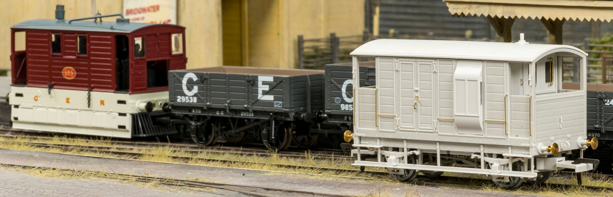 820009 LSWR/WD 20T Brake Van - No. 55114 SR Brown (pre-36)