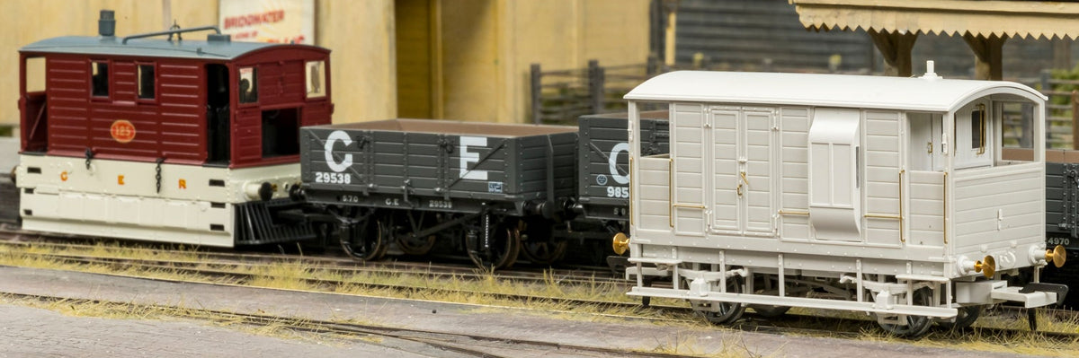 820012 LSWR/WD 20T Brake Van - No. 601876 LNER Oxide (pre-36)