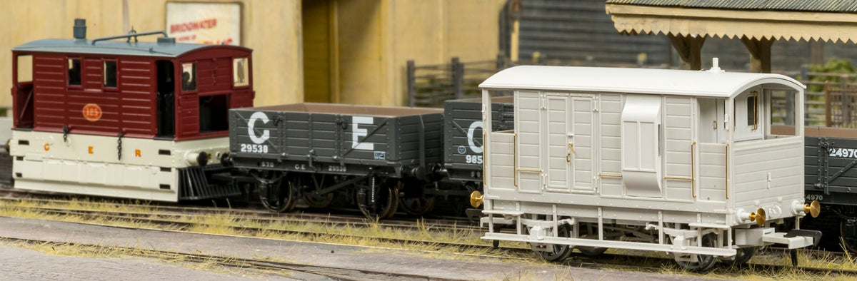 820020 LSWR/WD 20T Brake Van - No. S54977 BR Grey