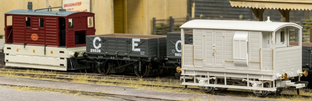820004 LSWR/WD 20T Brake Van - No. 71936 Cambrian Grey