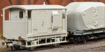 820017 LSWR/WD 20T Brake Van - No. 32 LPTB Grey