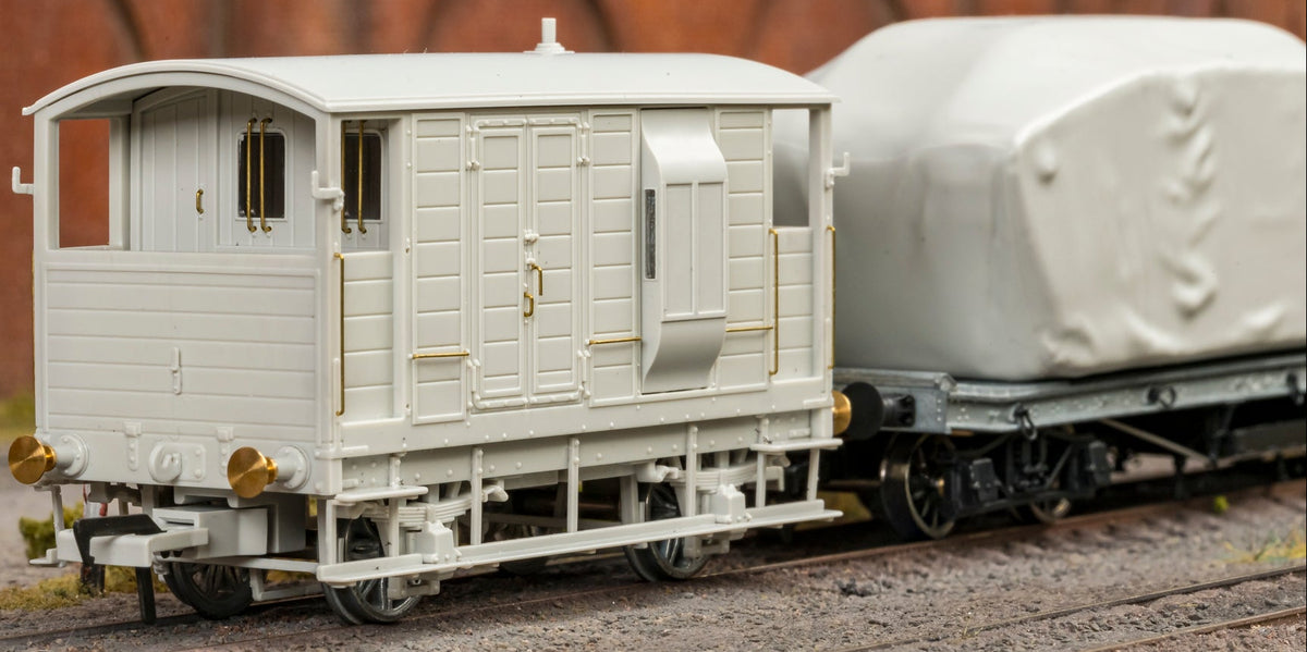 820012 LSWR/WD 20T Brake Van - No. 601876 LNER Oxide (pre-36)