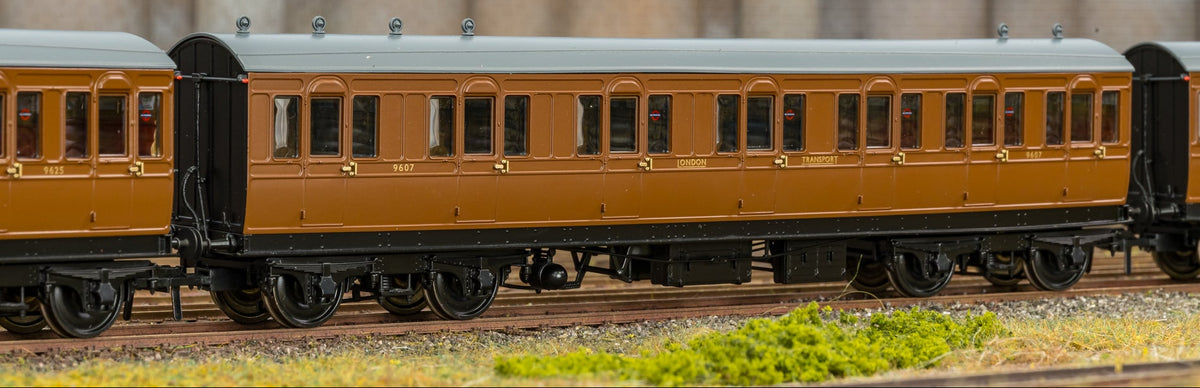 978129 Evolution’ 48’ London Transport Brown First No.9642