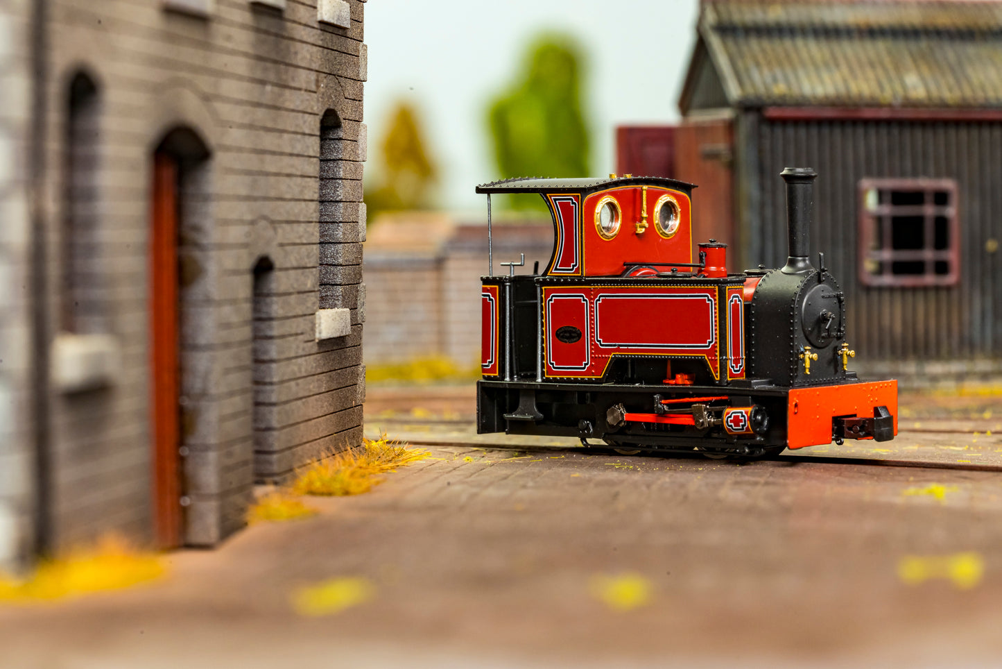 986203 Sirdar Class 0-4-0 Kerr, Stuart & Co. Short-Tank 'What If' - FR Lined Red Steam Locomotive
