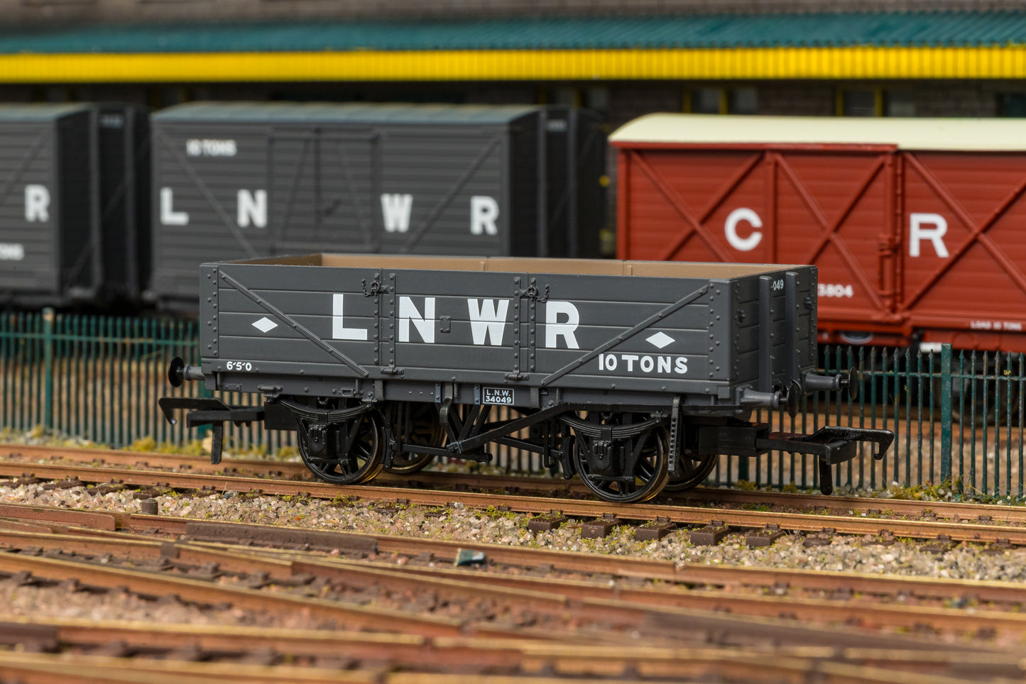 LNWR D84 4-Plank Open LNWR Diamonds No.34049