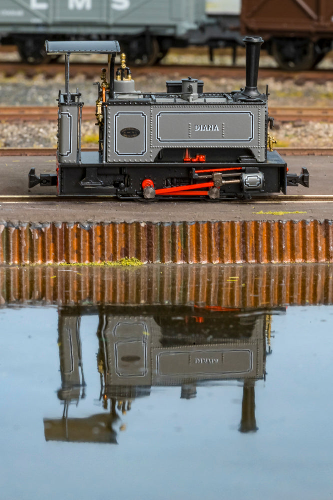 986501 Sirdar Class 0-4-0 Kerr, Stuart & Co. Long-Tank 'Diana’ Lined Grey (As Preserved) Steam Locomotive - DCC Fitted
