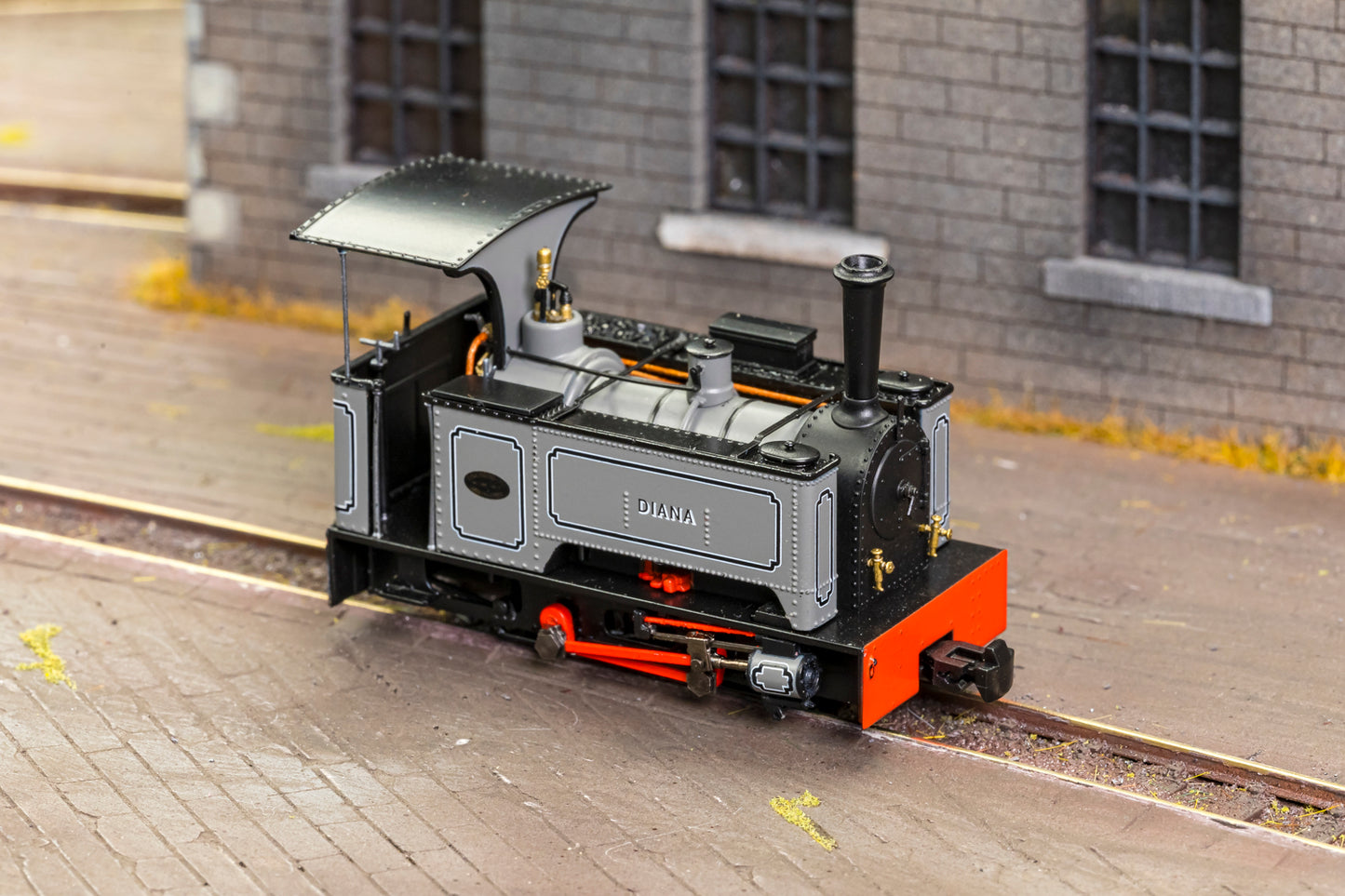 Sirdar Class 0-4-0 Kerr, Stuart & Co. Long-Tank 'Diana’ Lined Grey (As Preserved) Steam Locomotive