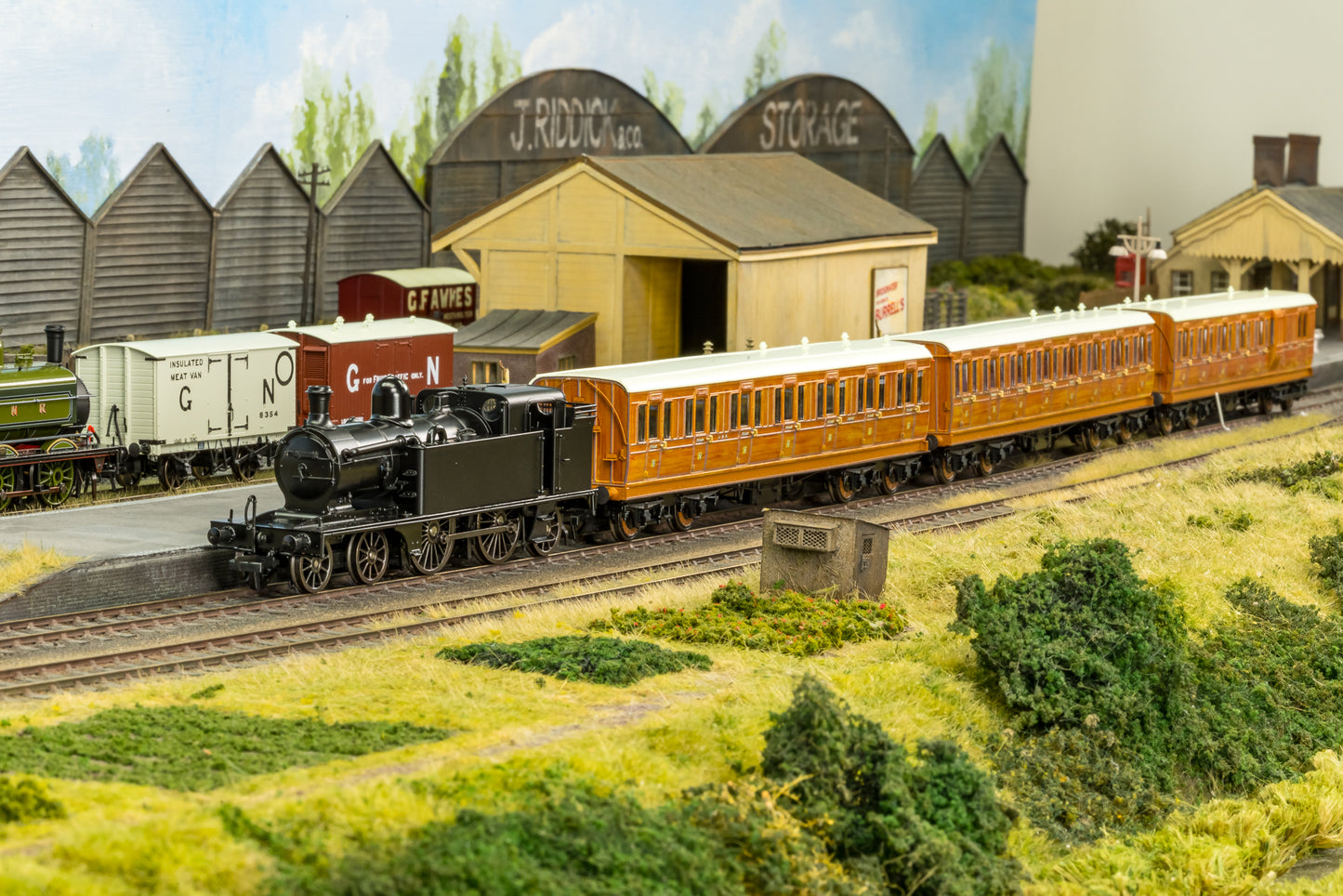 LNER C12 Tank No.67391 BR Lined Black (Early Crest) Steam Locomotive - DCC Sound