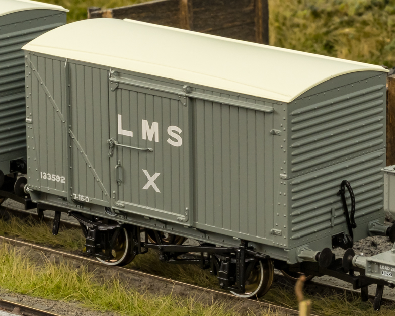 970003 12 Ton LMS D1663 Van - LMS (pre-36) No.133592