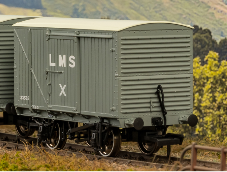 970003 12 Ton LMS D1663 Van - LMS (pre-36) No.133592