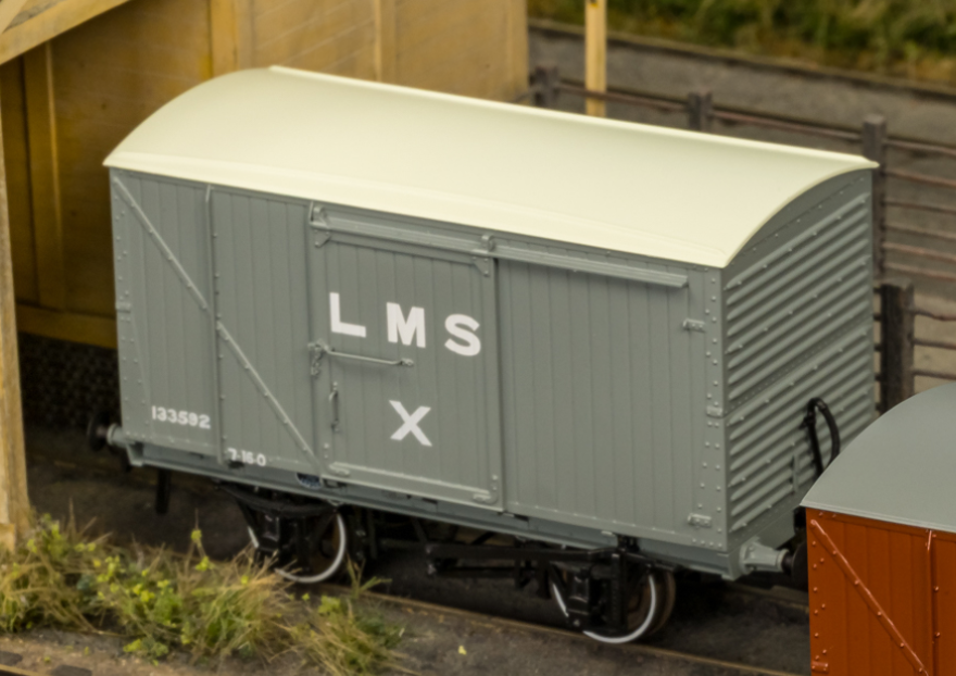 970003 12 Ton LMS D1663 Van - LMS (pre-36) No.133592